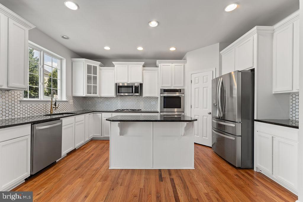 15186 JENNERETTE LN, WOODBRIDGE, Virginia 22193, 6 Bedrooms Bedrooms, ,4 BathroomsBathrooms,Residential,For sale,15186 JENNERETTE LN,VAPW2100586 MLS # VAPW2100586