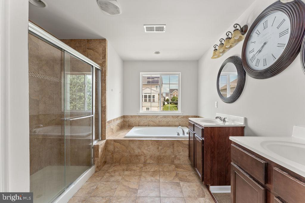 15186 JENNERETTE LN, WOODBRIDGE, Virginia 22193, 6 Bedrooms Bedrooms, ,4 BathroomsBathrooms,Residential,For sale,15186 JENNERETTE LN,VAPW2100586 MLS # VAPW2100586
