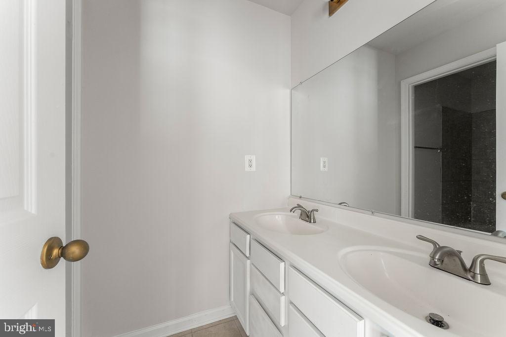 15186 JENNERETTE LN, WOODBRIDGE, Virginia 22193, 6 Bedrooms Bedrooms, ,4 BathroomsBathrooms,Residential,For sale,15186 JENNERETTE LN,VAPW2100586 MLS # VAPW2100586