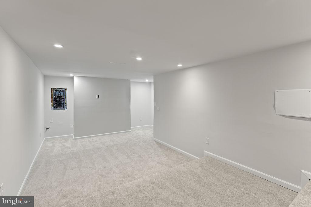 15186 JENNERETTE LN, WOODBRIDGE, Virginia 22193, 6 Bedrooms Bedrooms, ,4 BathroomsBathrooms,Residential,For sale,15186 JENNERETTE LN,VAPW2100586 MLS # VAPW2100586
