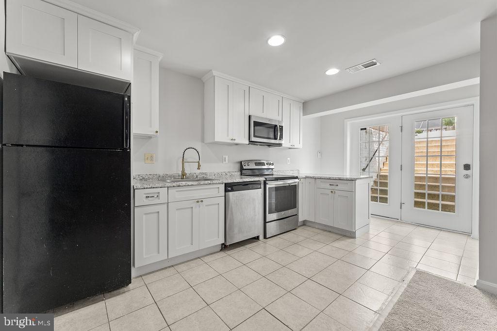 15186 JENNERETTE LN, WOODBRIDGE, Virginia 22193, 6 Bedrooms Bedrooms, ,4 BathroomsBathrooms,Residential,For sale,15186 JENNERETTE LN,VAPW2100586 MLS # VAPW2100586