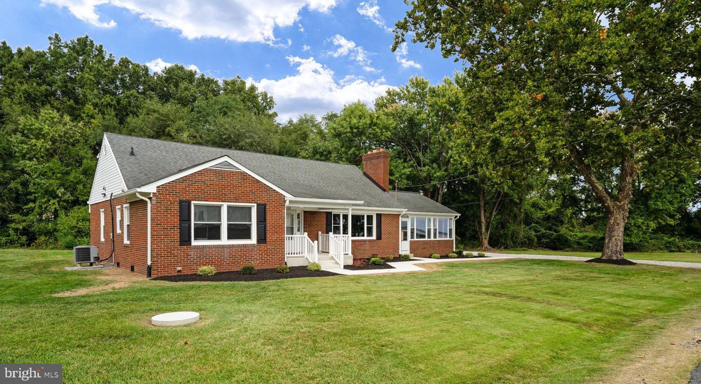1102 BURTON ST, WOODBRIDGE, Virginia 22191, 5 Bedrooms Bedrooms, ,3 BathroomsBathrooms,Residential,For sale,1102 BURTON ST,VAPW2100636 MLS # VAPW2100636