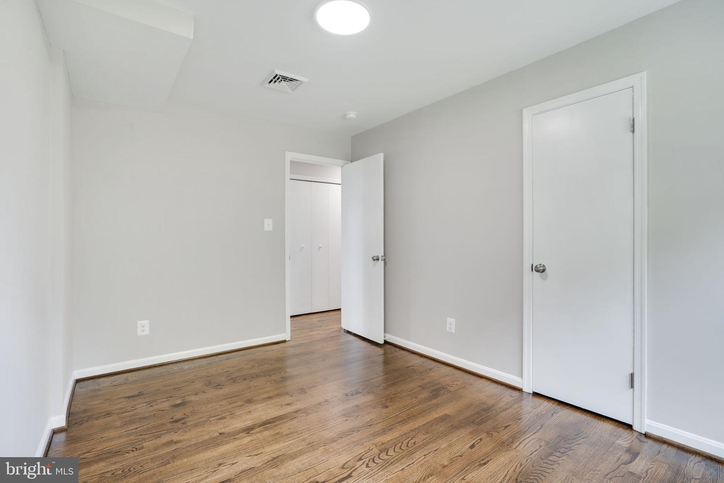 1102 BURTON ST, WOODBRIDGE, Virginia 22191, 5 Bedrooms Bedrooms, ,3 BathroomsBathrooms,Residential,For sale,1102 BURTON ST,VAPW2100636 MLS # VAPW2100636
