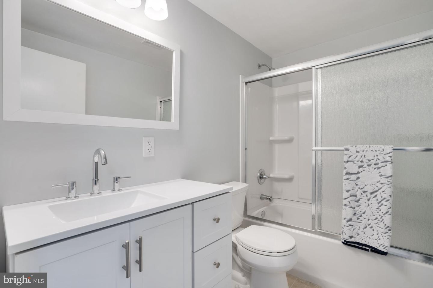 1102 BURTON ST, WOODBRIDGE, Virginia 22191, 5 Bedrooms Bedrooms, ,3 BathroomsBathrooms,Residential,For sale,1102 BURTON ST,VAPW2100636 MLS # VAPW2100636