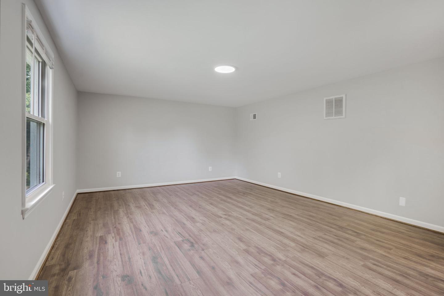 1102 BURTON ST, WOODBRIDGE, Virginia 22191, 5 Bedrooms Bedrooms, ,3 BathroomsBathrooms,Residential,For sale,1102 BURTON ST,VAPW2100636 MLS # VAPW2100636
