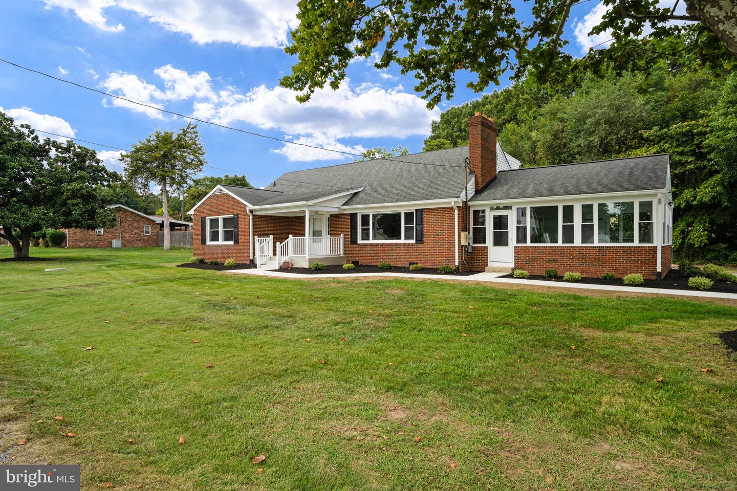 1102 BURTON ST, WOODBRIDGE, Virginia 22191, 5 Bedrooms Bedrooms, ,3 BathroomsBathrooms,Residential,For sale,1102 BURTON ST,VAPW2100636 MLS # VAPW2100636