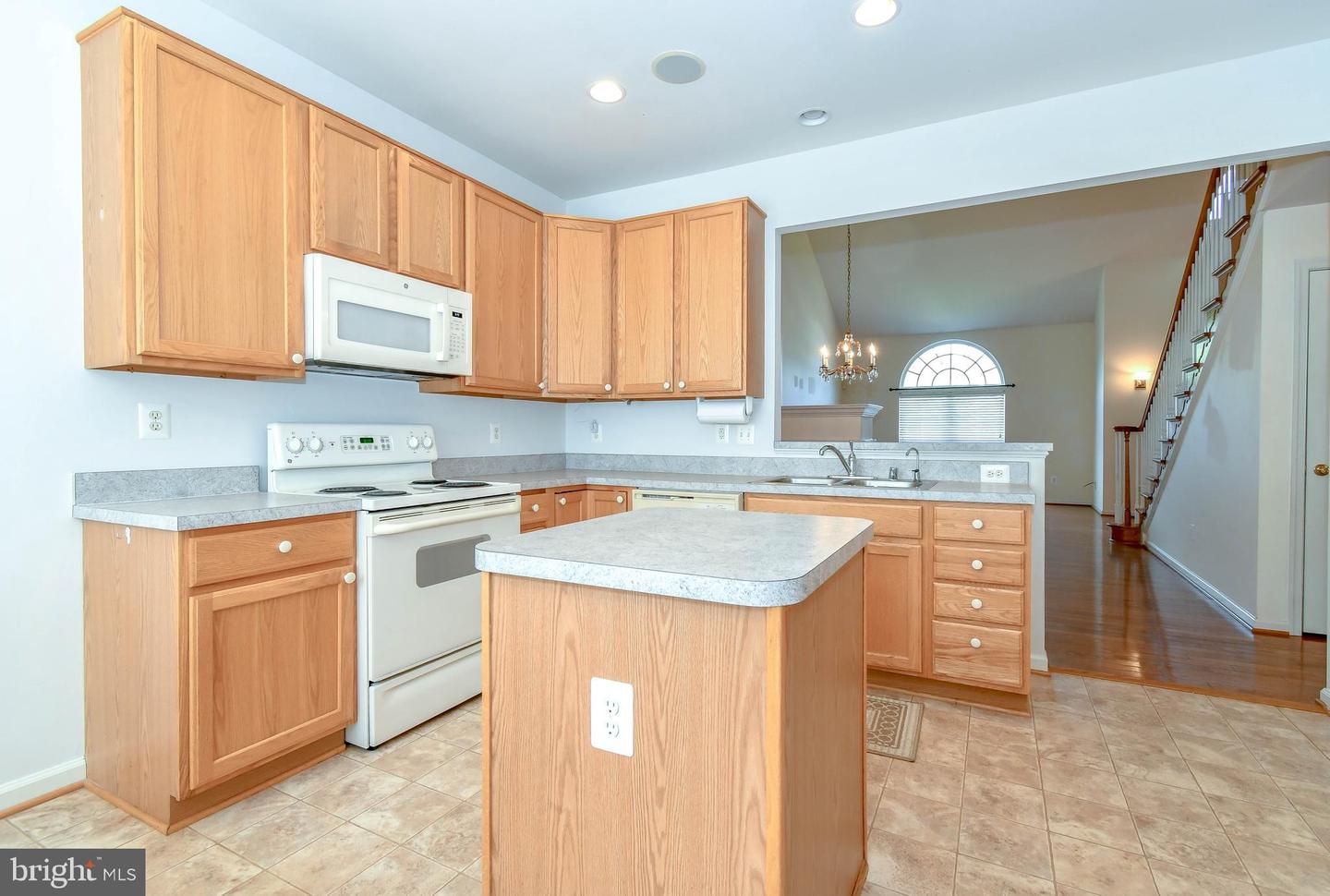 295 AMBER CIR, WARRENTON, Virginia 20186, 3 Bedrooms Bedrooms, ,2 BathroomsBathrooms,Residential,For sale,295 AMBER CIR,VAFQ2017776 MLS # VAFQ2017776