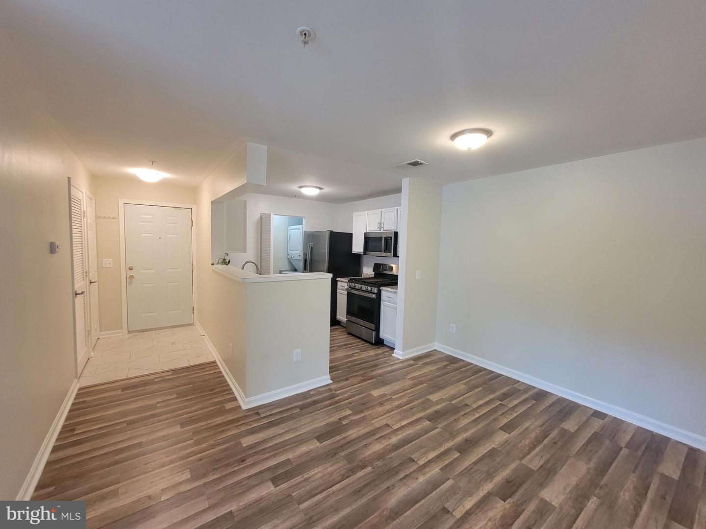 14154 CUDDY LOOP #204, WOODBRIDGE, Virginia 22193, 2 Bedrooms Bedrooms, ,2 BathroomsBathrooms,Residential,For sale,14154 CUDDY LOOP #204,VAPW2100652 MLS # VAPW2100652