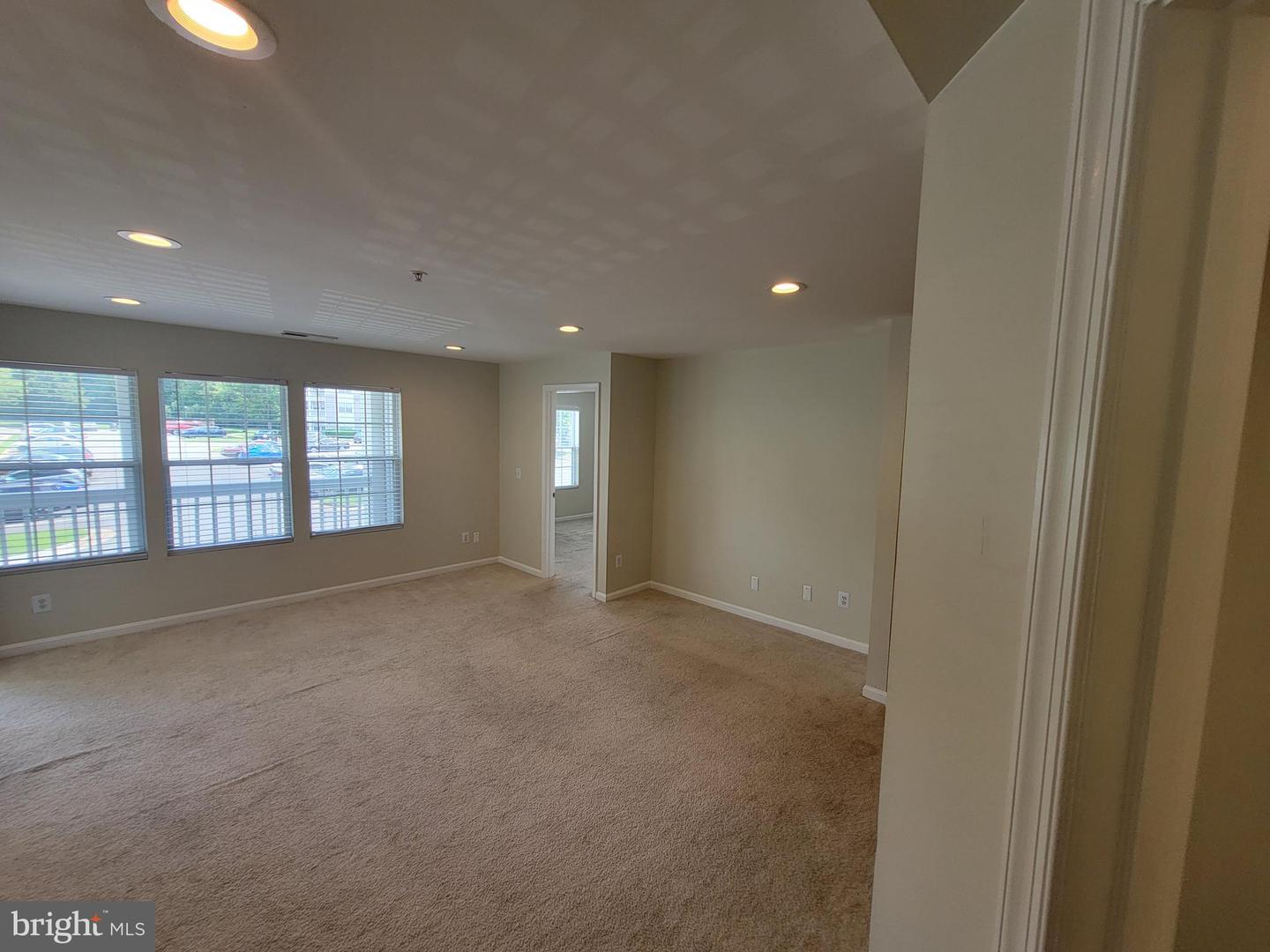 14154 CUDDY LOOP #204, WOODBRIDGE, Virginia 22193, 2 Bedrooms Bedrooms, ,2 BathroomsBathrooms,Residential,For sale,14154 CUDDY LOOP #204,VAPW2100652 MLS # VAPW2100652