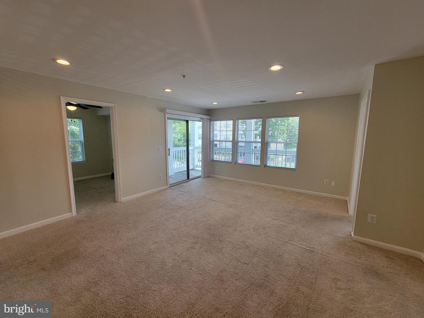 14154 CUDDY LOOP #204, WOODBRIDGE, Virginia 22193, 2 Bedrooms Bedrooms, ,2 BathroomsBathrooms,Residential,For sale,14154 CUDDY LOOP #204,VAPW2100652 MLS # VAPW2100652