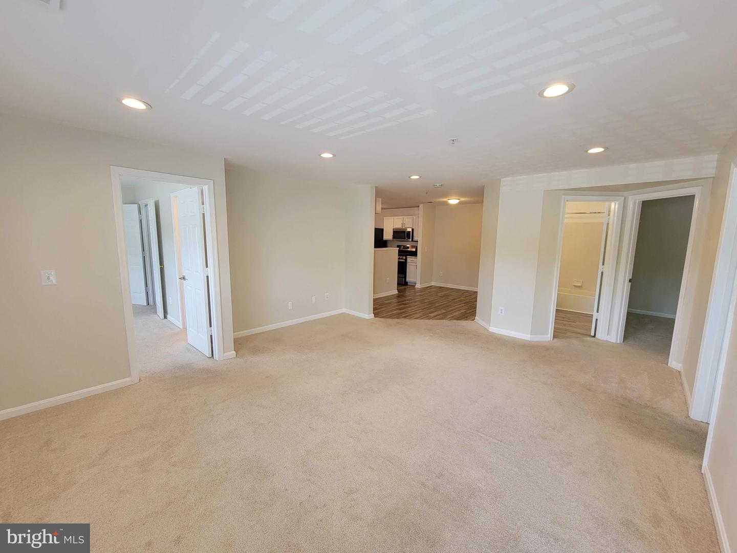 14154 CUDDY LOOP #204, WOODBRIDGE, Virginia 22193, 2 Bedrooms Bedrooms, ,2 BathroomsBathrooms,Residential,For sale,14154 CUDDY LOOP #204,VAPW2100652 MLS # VAPW2100652