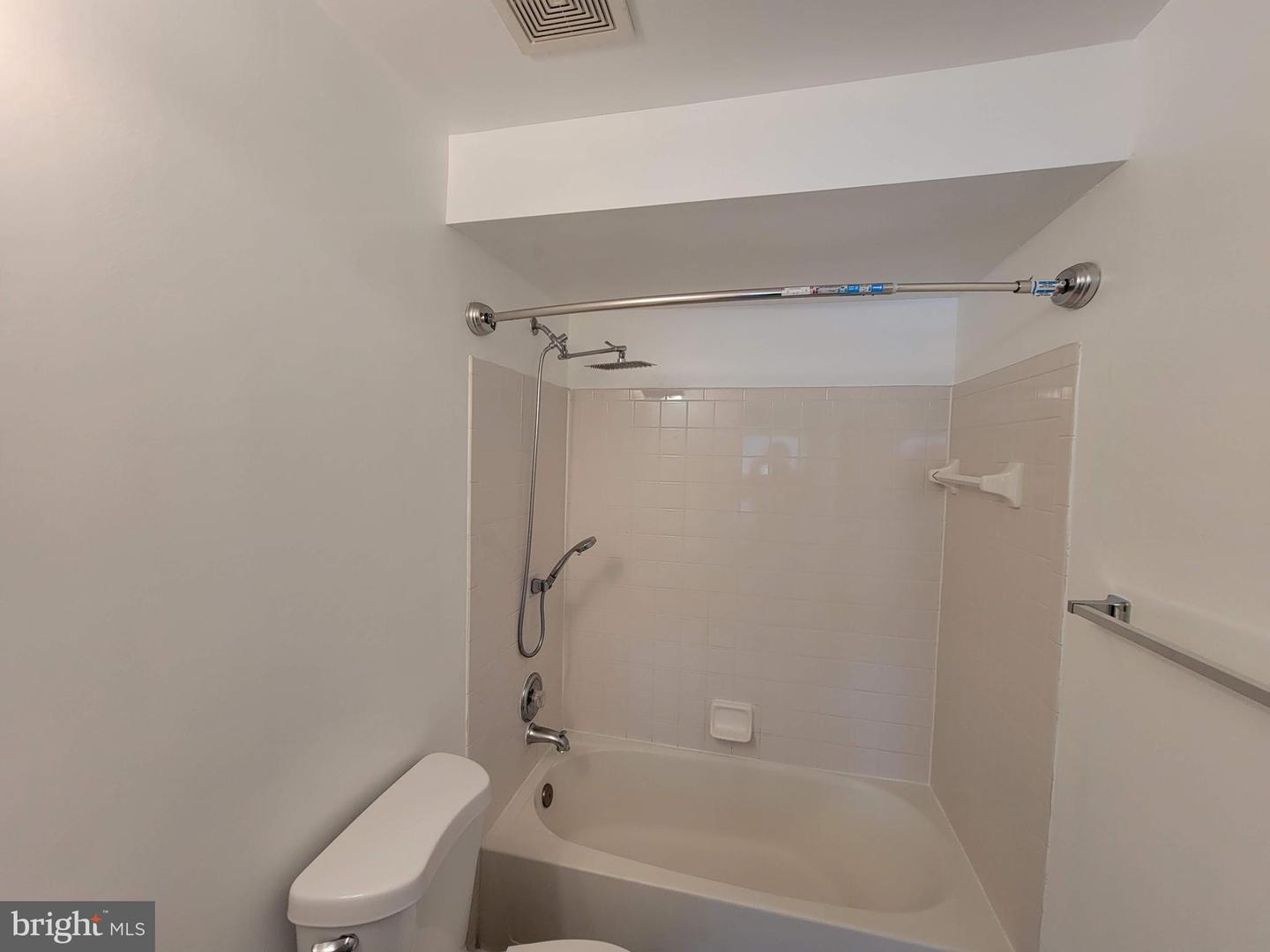 14154 CUDDY LOOP #204, WOODBRIDGE, Virginia 22193, 2 Bedrooms Bedrooms, ,2 BathroomsBathrooms,Residential,For sale,14154 CUDDY LOOP #204,VAPW2100652 MLS # VAPW2100652