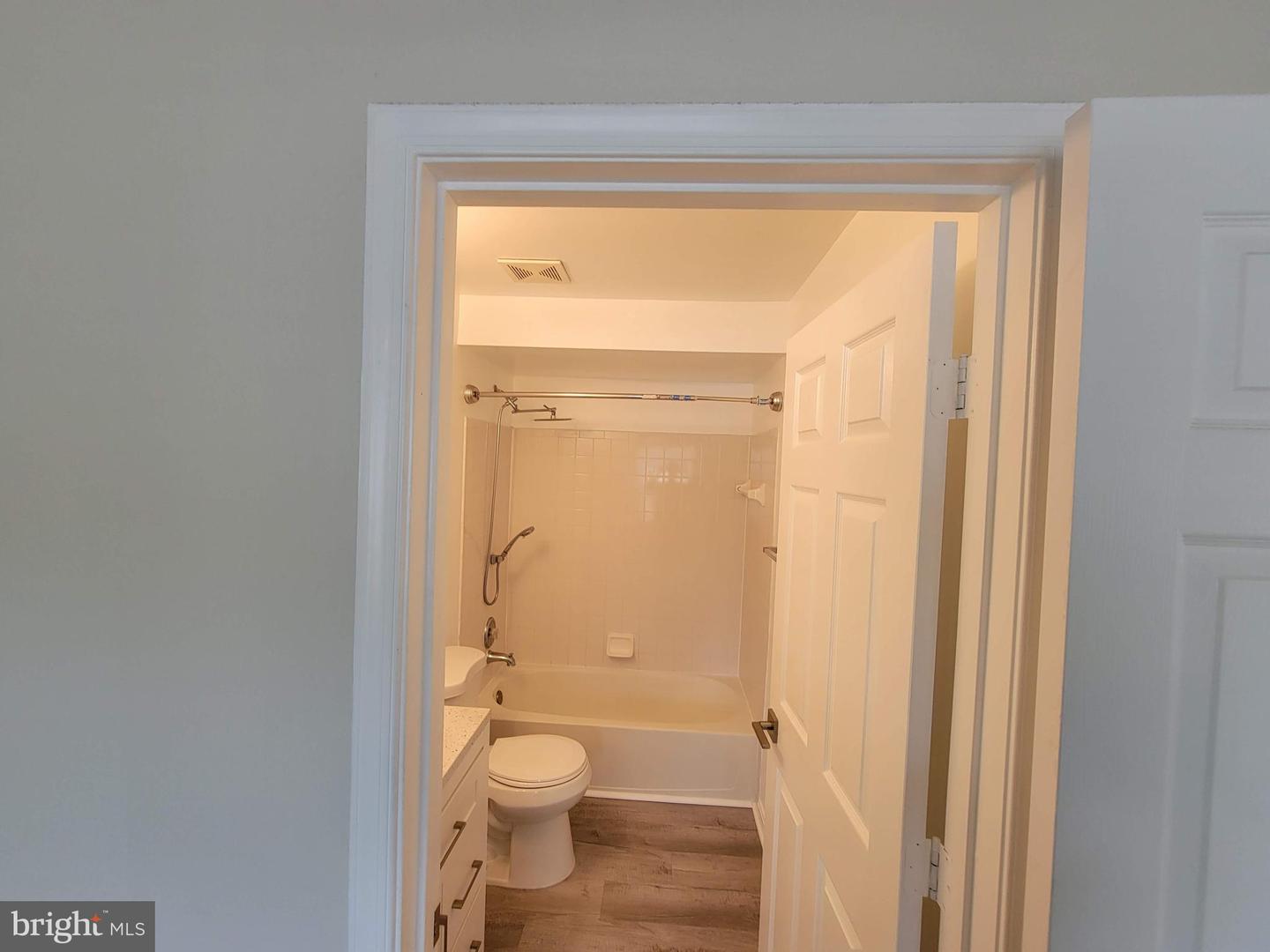 14154 CUDDY LOOP #204, WOODBRIDGE, Virginia 22193, 2 Bedrooms Bedrooms, ,2 BathroomsBathrooms,Residential,For sale,14154 CUDDY LOOP #204,VAPW2100652 MLS # VAPW2100652