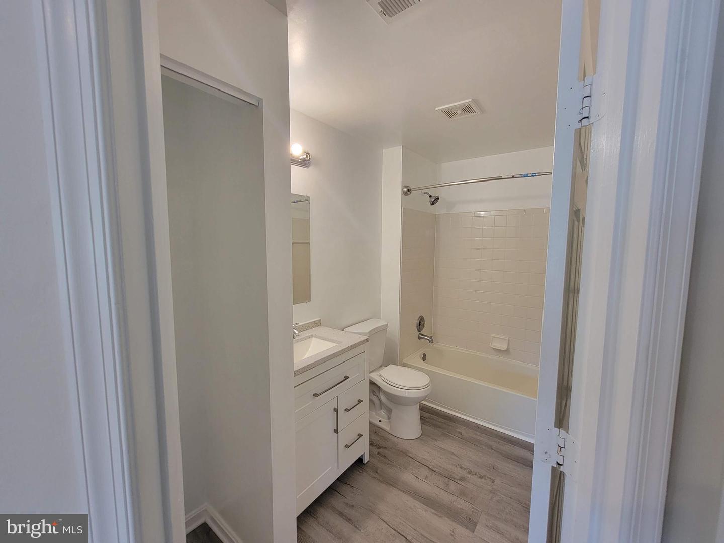 14154 CUDDY LOOP #204, WOODBRIDGE, Virginia 22193, 2 Bedrooms Bedrooms, ,2 BathroomsBathrooms,Residential,For sale,14154 CUDDY LOOP #204,VAPW2100652 MLS # VAPW2100652