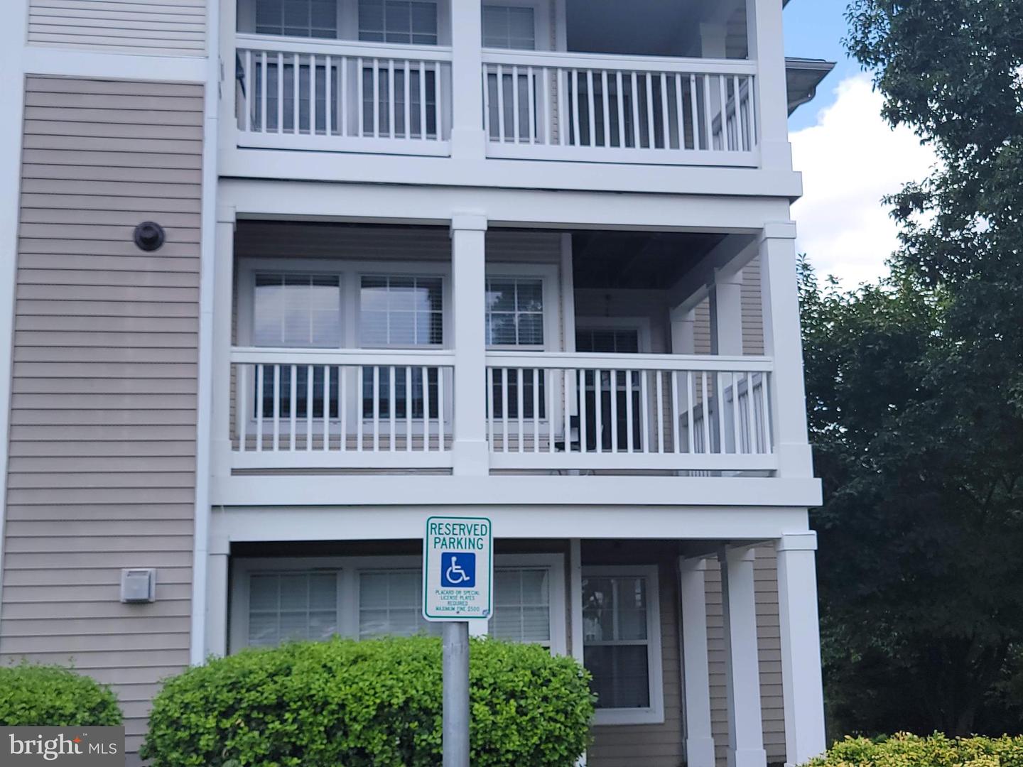 14154 CUDDY LOOP #204, WOODBRIDGE, Virginia 22193, 2 Bedrooms Bedrooms, ,2 BathroomsBathrooms,Residential,For sale,14154 CUDDY LOOP #204,VAPW2100652 MLS # VAPW2100652