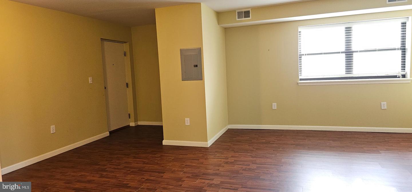 1429 GIRARD ST NW #304, WASHINGTON, District Of Columbia 20009, 2 Bedrooms Bedrooms, 6 Rooms Rooms,1 BathroomBathrooms,Residential,For sale,1429 GIRARD ST NW #304,DCDC2213434 MLS # DCDC2213434