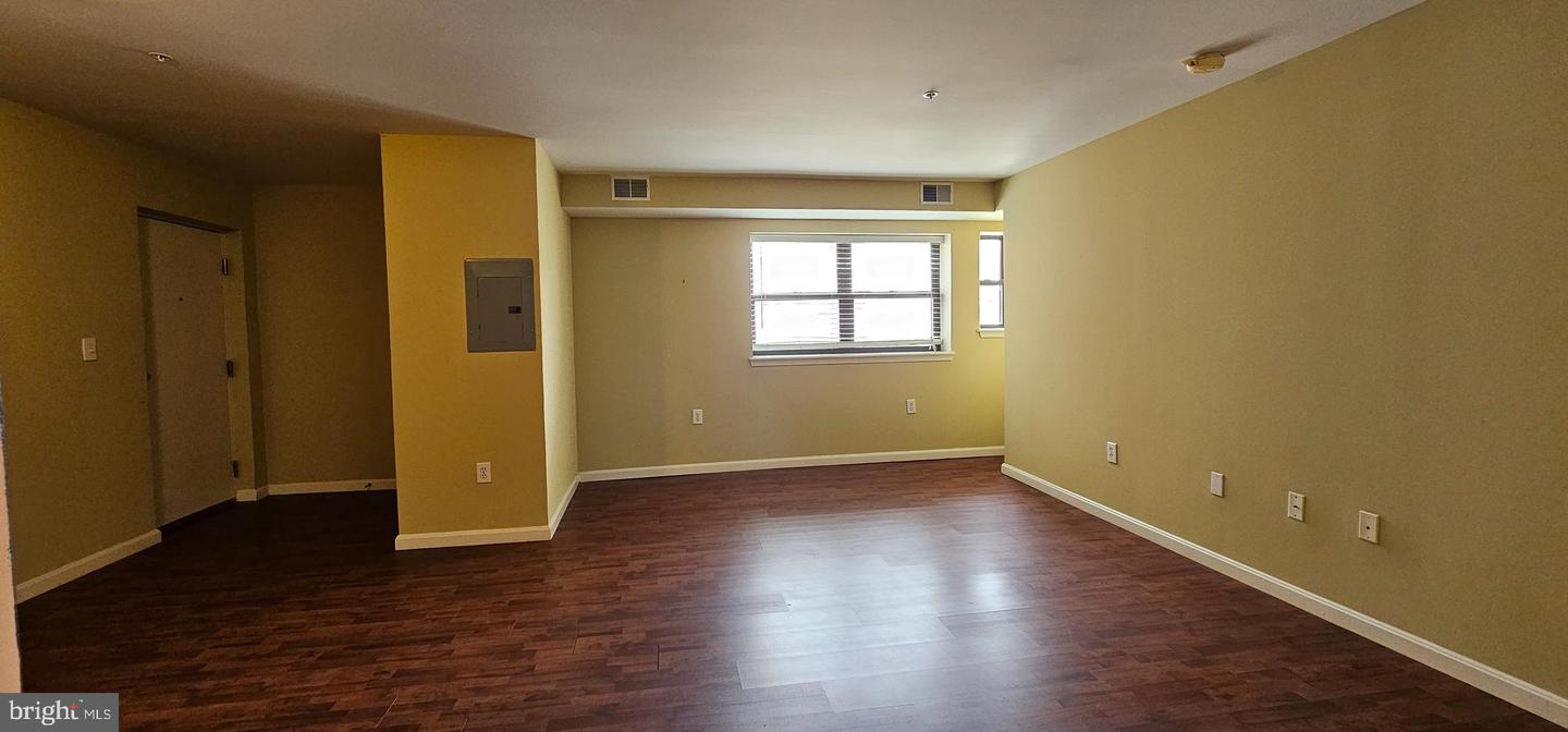 1429 GIRARD ST NW #304, WASHINGTON, District Of Columbia 20009, 2 Bedrooms Bedrooms, 6 Rooms Rooms,1 BathroomBathrooms,Residential,For sale,1429 GIRARD ST NW #304,DCDC2213434 MLS # DCDC2213434
