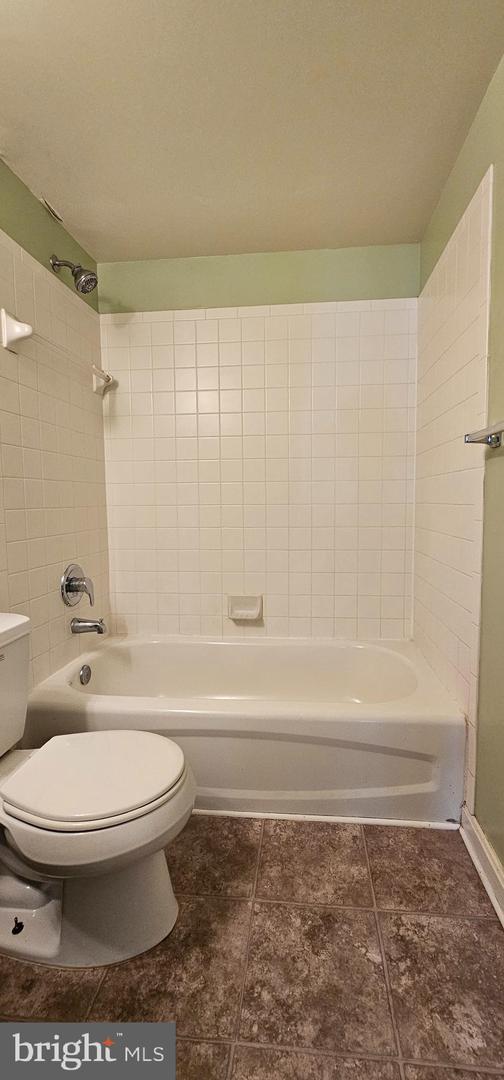 1429 GIRARD ST NW #304, WASHINGTON, District Of Columbia 20009, 2 Bedrooms Bedrooms, 6 Rooms Rooms,1 BathroomBathrooms,Residential,For sale,1429 GIRARD ST NW #304,DCDC2213434 MLS # DCDC2213434