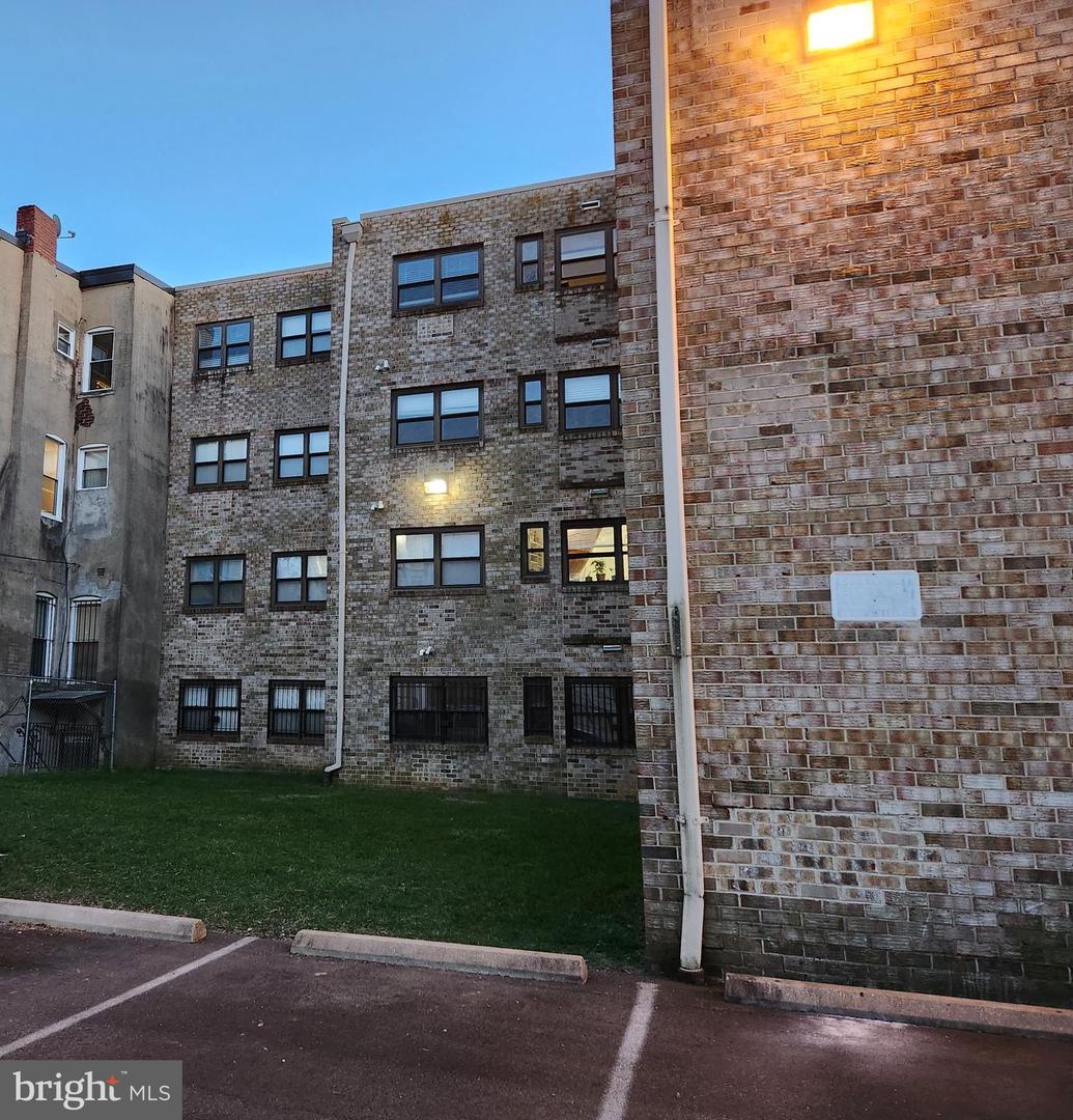 1429 GIRARD ST NW #304, WASHINGTON, District Of Columbia 20009, 2 Bedrooms Bedrooms, 6 Rooms Rooms,1 BathroomBathrooms,Residential,For sale,1429 GIRARD ST NW #304,DCDC2213434 MLS # DCDC2213434