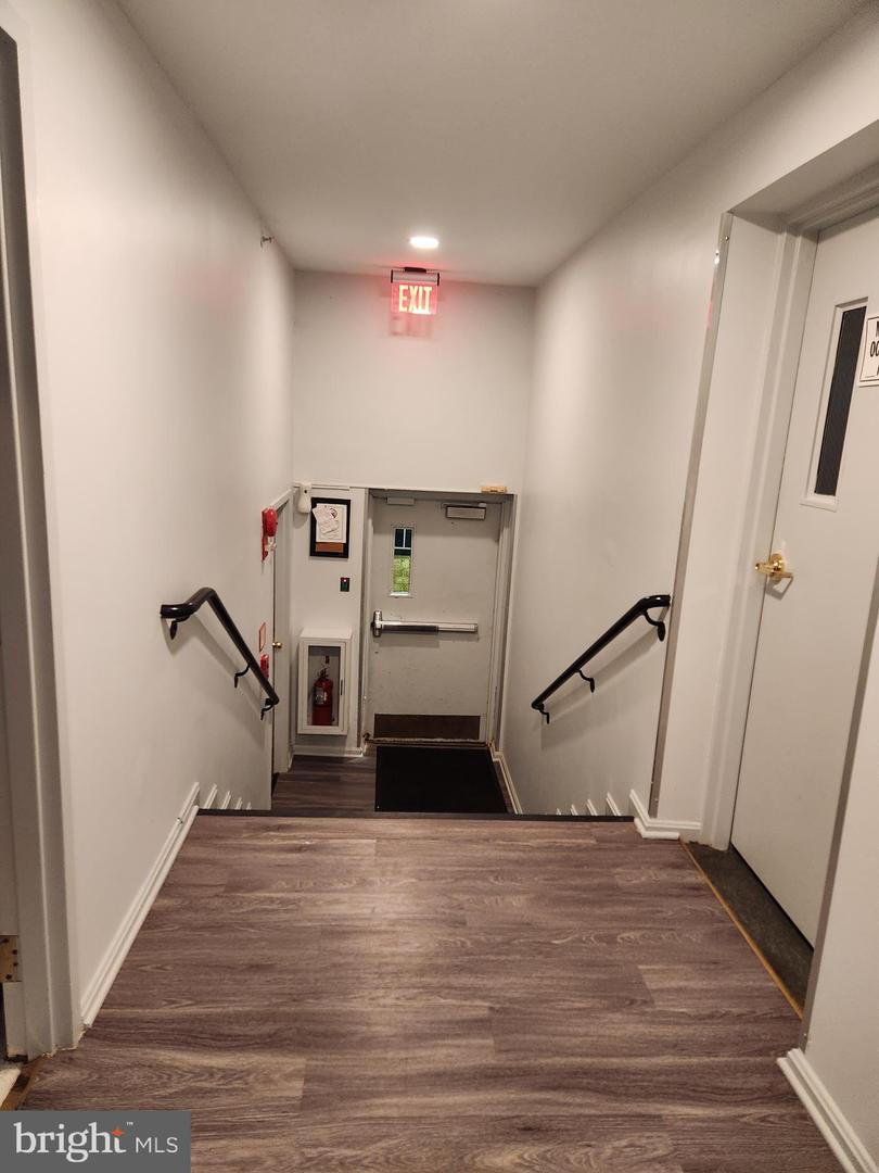 1429 GIRARD ST NW #304, WASHINGTON, District Of Columbia 20009, 2 Bedrooms Bedrooms, 6 Rooms Rooms,1 BathroomBathrooms,Residential,For sale,1429 GIRARD ST NW #304,DCDC2213434 MLS # DCDC2213434