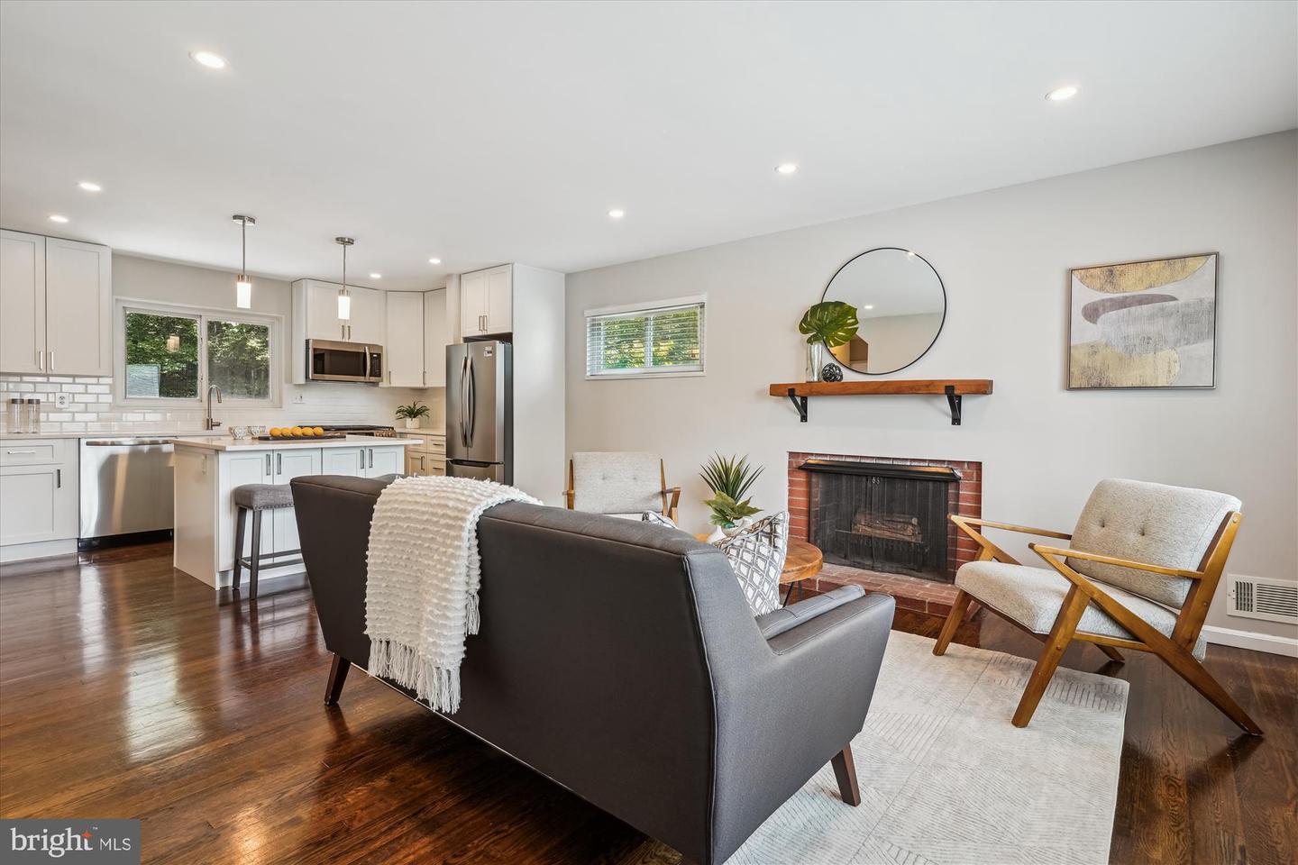 132 N GLADDEN ST N, ALEXANDRIA, Virginia 22304, 5 Bedrooms Bedrooms, ,3 BathroomsBathrooms,Residential,For sale,132 N GLADDEN ST N,VAAX2048116 MLS # VAAX2048116