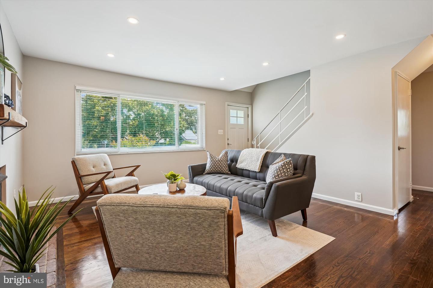 132 N GLADDEN ST N, ALEXANDRIA, Virginia 22304, 5 Bedrooms Bedrooms, ,3 BathroomsBathrooms,Residential,For sale,132 N GLADDEN ST N,VAAX2048116 MLS # VAAX2048116