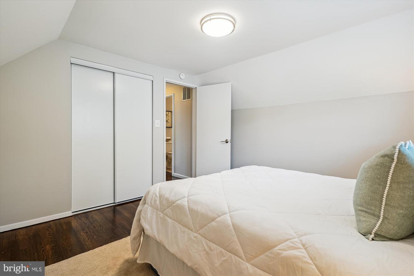 132 N GLADDEN ST N, ALEXANDRIA, Virginia 22304, 5 Bedrooms Bedrooms, ,3 BathroomsBathrooms,Residential,For sale,132 N GLADDEN ST N,VAAX2048116 MLS # VAAX2048116