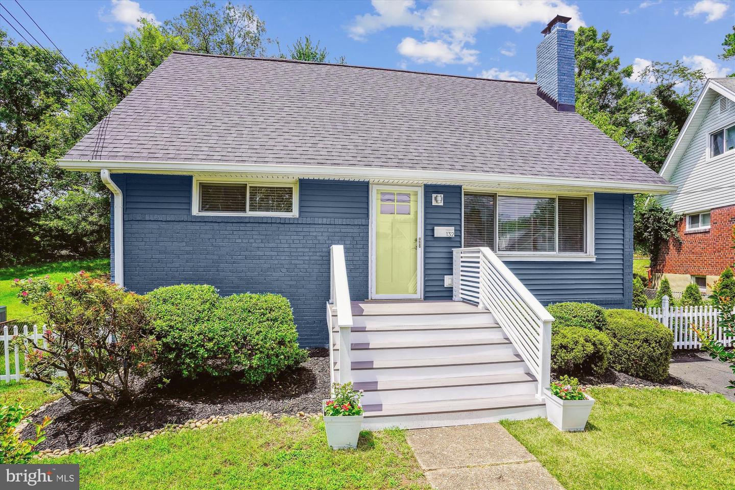 132 N GLADDEN ST N, ALEXANDRIA, Virginia 22304, 5 Bedrooms Bedrooms, ,3 BathroomsBathrooms,Residential,For sale,132 N GLADDEN ST N,VAAX2048116 MLS # VAAX2048116
