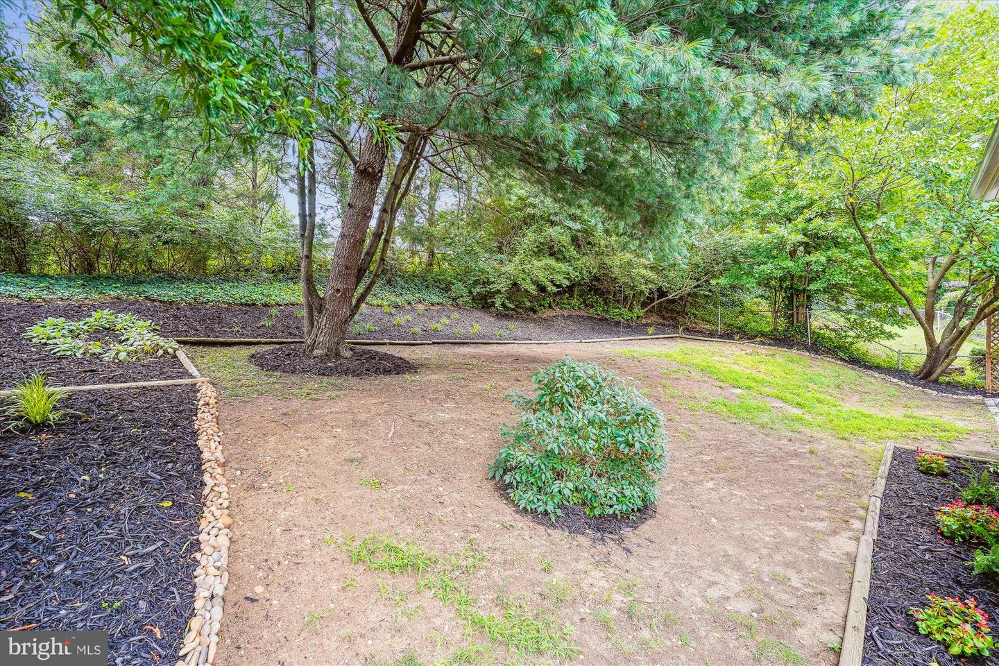 132 N GLADDEN ST N, ALEXANDRIA, Virginia 22304, 5 Bedrooms Bedrooms, ,3 BathroomsBathrooms,Residential,For sale,132 N GLADDEN ST N,VAAX2048116 MLS # VAAX2048116