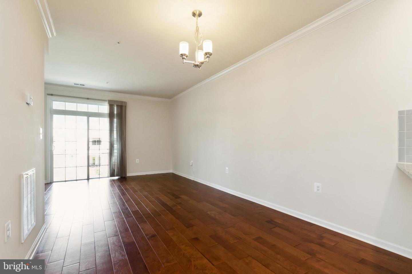 43031 FOXTRAIL WOODS TER #107, ASHBURN, Virginia 20148, 2 Bedrooms Bedrooms, ,2 BathroomsBathrooms,Residential,For sale,43031 FOXTRAIL WOODS TER #107,VALO2103676 MLS # VALO2103676