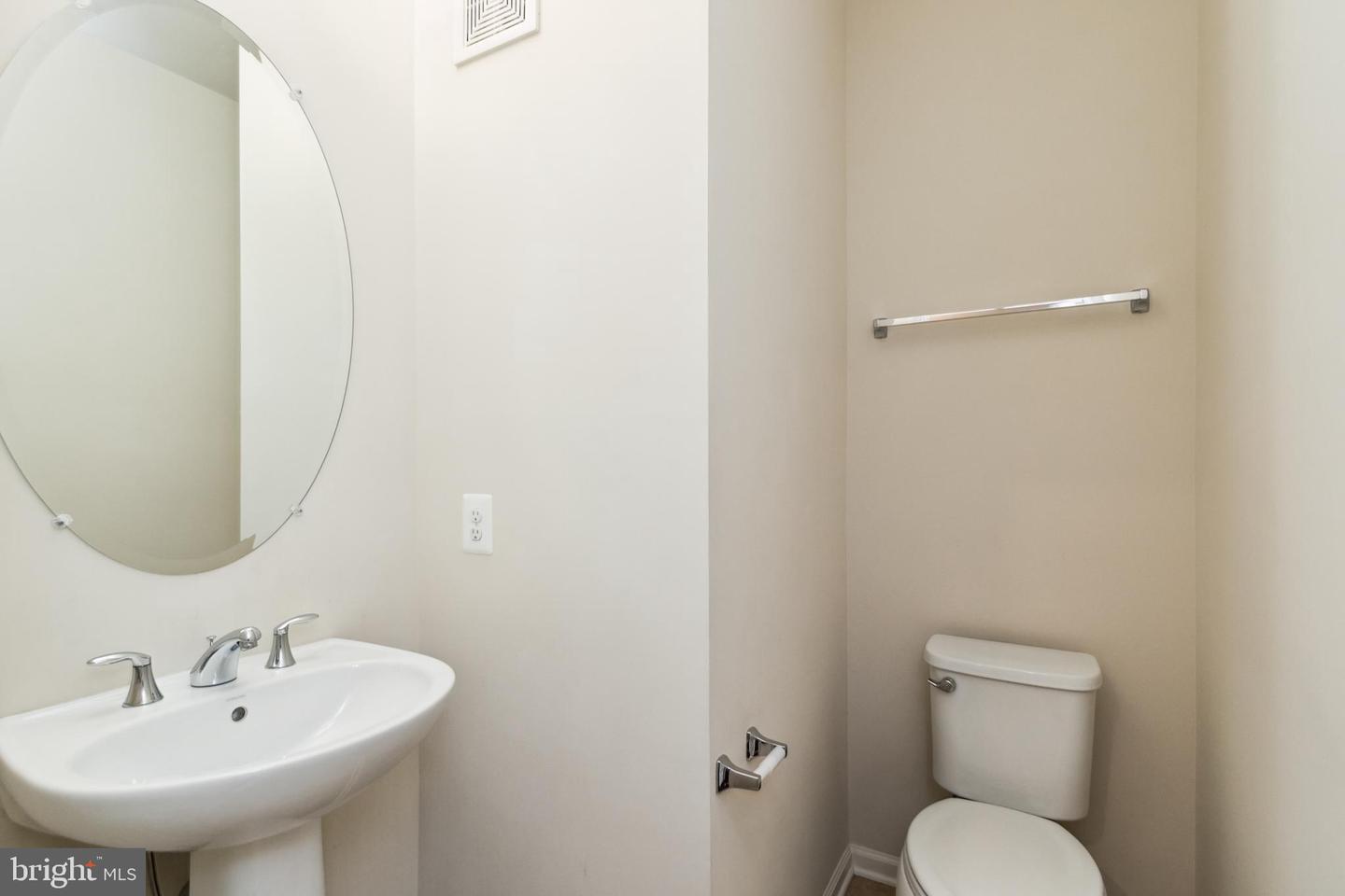 43031 FOXTRAIL WOODS TER #107, ASHBURN, Virginia 20148, 2 Bedrooms Bedrooms, ,2 BathroomsBathrooms,Residential,For sale,43031 FOXTRAIL WOODS TER #107,VALO2103676 MLS # VALO2103676
