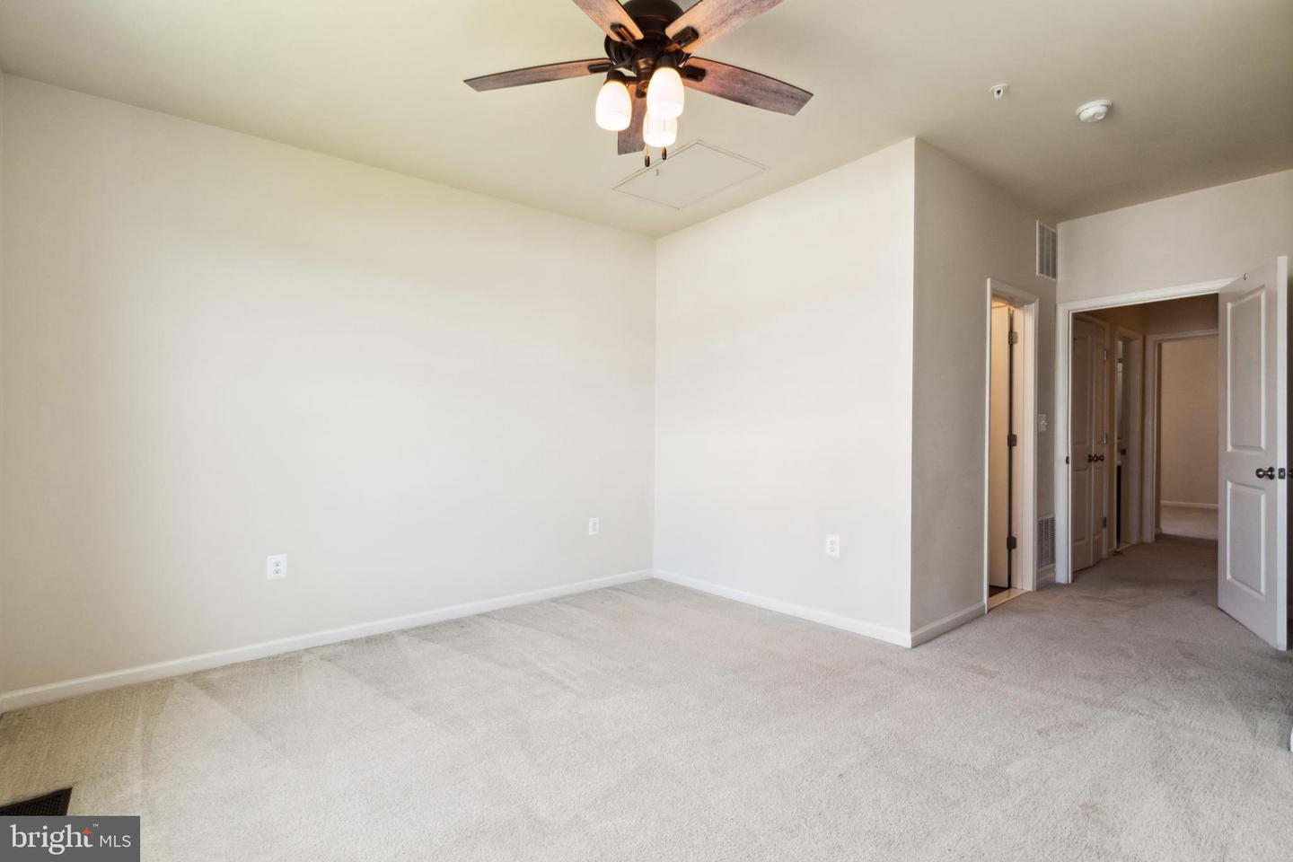 43031 FOXTRAIL WOODS TER #107, ASHBURN, Virginia 20148, 2 Bedrooms Bedrooms, ,2 BathroomsBathrooms,Residential,For sale,43031 FOXTRAIL WOODS TER #107,VALO2103676 MLS # VALO2103676