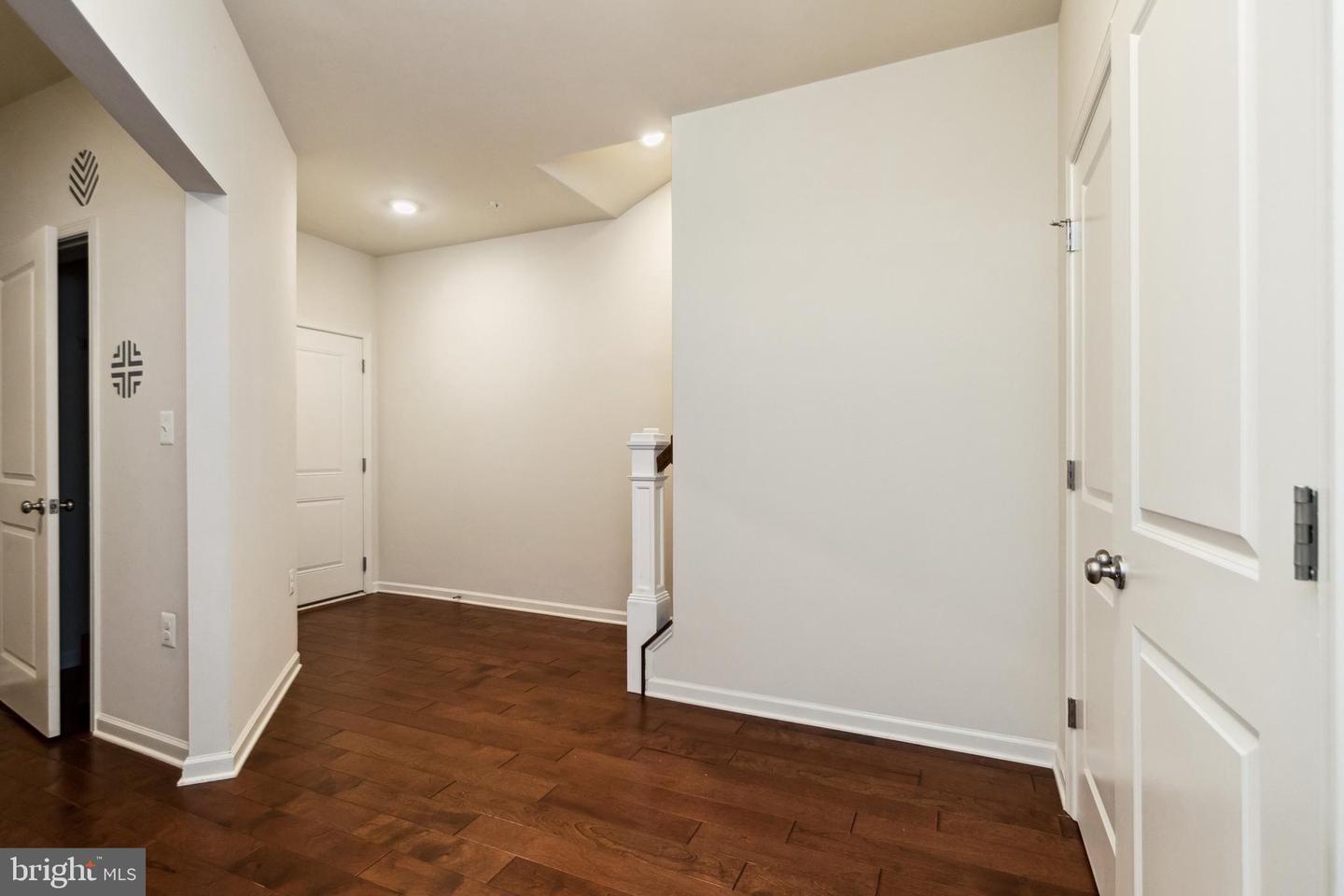 43031 FOXTRAIL WOODS TER #107, ASHBURN, Virginia 20148, 2 Bedrooms Bedrooms, ,2 BathroomsBathrooms,Residential,For sale,43031 FOXTRAIL WOODS TER #107,VALO2103676 MLS # VALO2103676