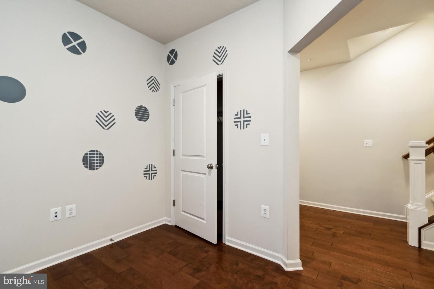 43031 FOXTRAIL WOODS TER #107, ASHBURN, Virginia 20148, 2 Bedrooms Bedrooms, ,2 BathroomsBathrooms,Residential,For sale,43031 FOXTRAIL WOODS TER #107,VALO2103676 MLS # VALO2103676