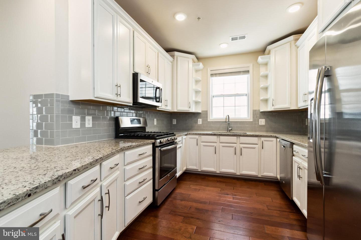 43031 FOXTRAIL WOODS TER #107, ASHBURN, Virginia 20148, 2 Bedrooms Bedrooms, ,2 BathroomsBathrooms,Residential,For sale,43031 FOXTRAIL WOODS TER #107,VALO2103676 MLS # VALO2103676