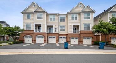 43031 FOXTRAIL WOODS TER #107, ASHBURN, Virginia 20148, 2 Bedrooms Bedrooms, ,2 BathroomsBathrooms,Residential,For sale,43031 FOXTRAIL WOODS TER #107,VALO2103676 MLS # VALO2103676