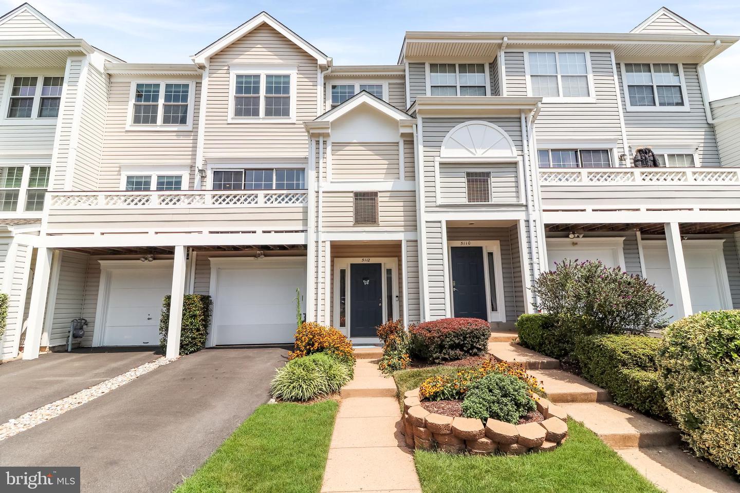 5112 CASTLE HARBOR WAY #134, CENTREVILLE, Virginia 20120, 3 Bedrooms Bedrooms, ,2 BathroomsBathrooms,Residential,For sale,5112 CASTLE HARBOR WAY #134,VAFX2258928 MLS # VAFX2258928