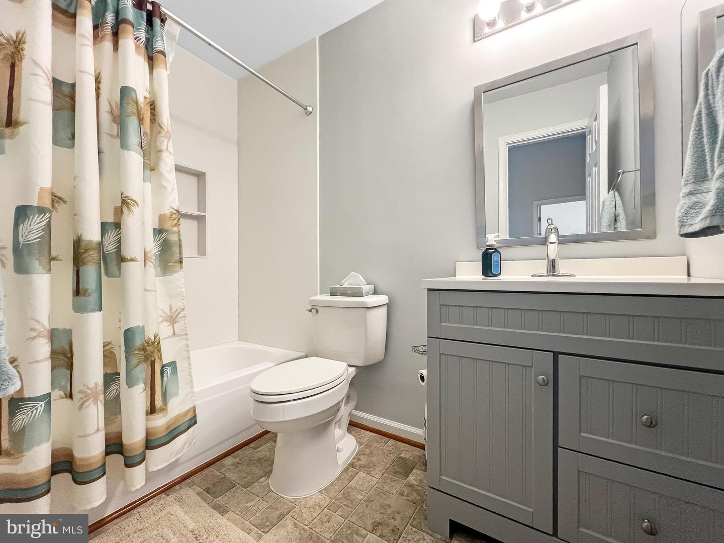 5112 CASTLE HARBOR WAY #134, CENTREVILLE, Virginia 20120, 3 Bedrooms Bedrooms, ,2 BathroomsBathrooms,Residential,For sale,5112 CASTLE HARBOR WAY #134,VAFX2258928 MLS # VAFX2258928