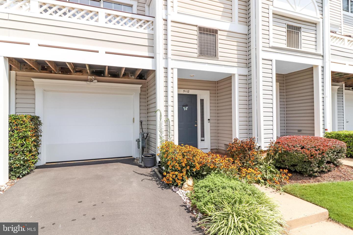5112 CASTLE HARBOR WAY #134, CENTREVILLE, Virginia 20120, 3 Bedrooms Bedrooms, ,2 BathroomsBathrooms,Residential,For sale,5112 CASTLE HARBOR WAY #134,VAFX2258928 MLS # VAFX2258928