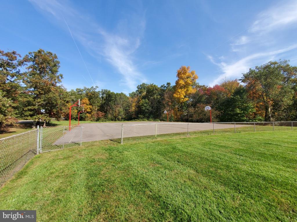 5112 CASTLE HARBOR WAY #134, CENTREVILLE, Virginia 20120, 3 Bedrooms Bedrooms, ,2 BathroomsBathrooms,Residential,For sale,5112 CASTLE HARBOR WAY #134,VAFX2258928 MLS # VAFX2258928
