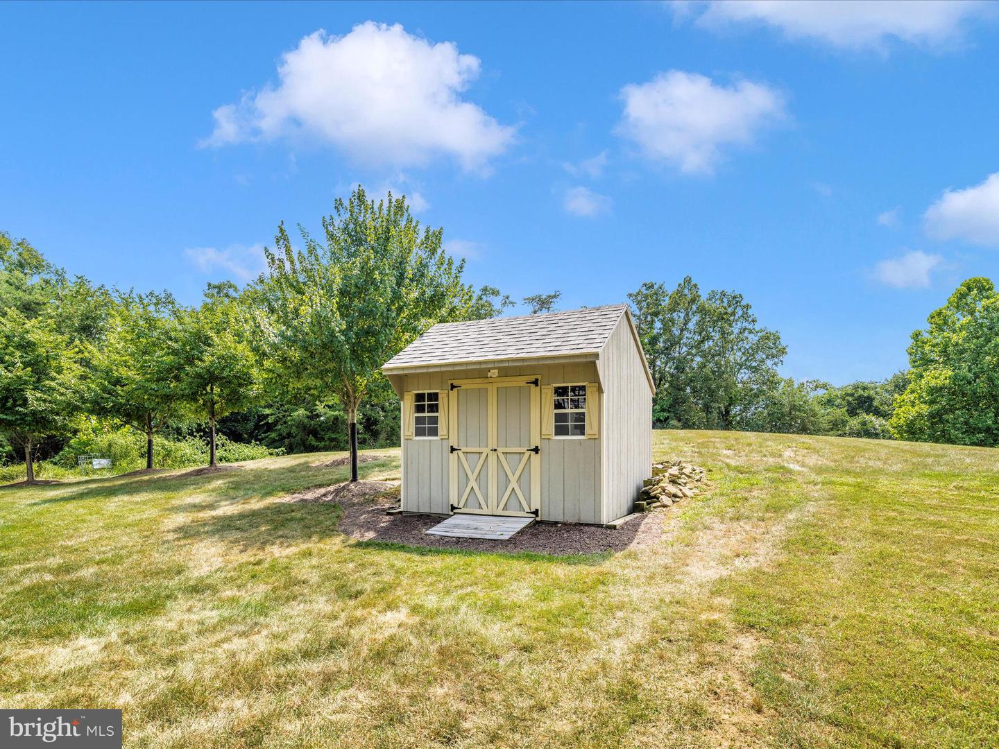 19025 SNOWBERRY CT, LEESBURG, Virginia 20176, 4 Bedrooms Bedrooms, ,3 BathroomsBathrooms,Residential,For sale,19025 SNOWBERRY CT,VALO2103694 MLS # VALO2103694