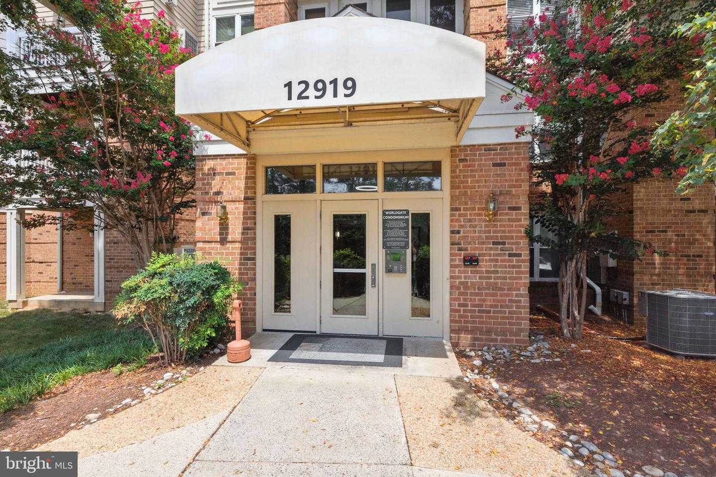12919 ALTON SQ #307, HERNDON, Virginia 20170, 2 Bedrooms Bedrooms, ,2 BathroomsBathrooms,Residential,For sale,12919 ALTON SQ #307,VAFX2258934 MLS # VAFX2258934