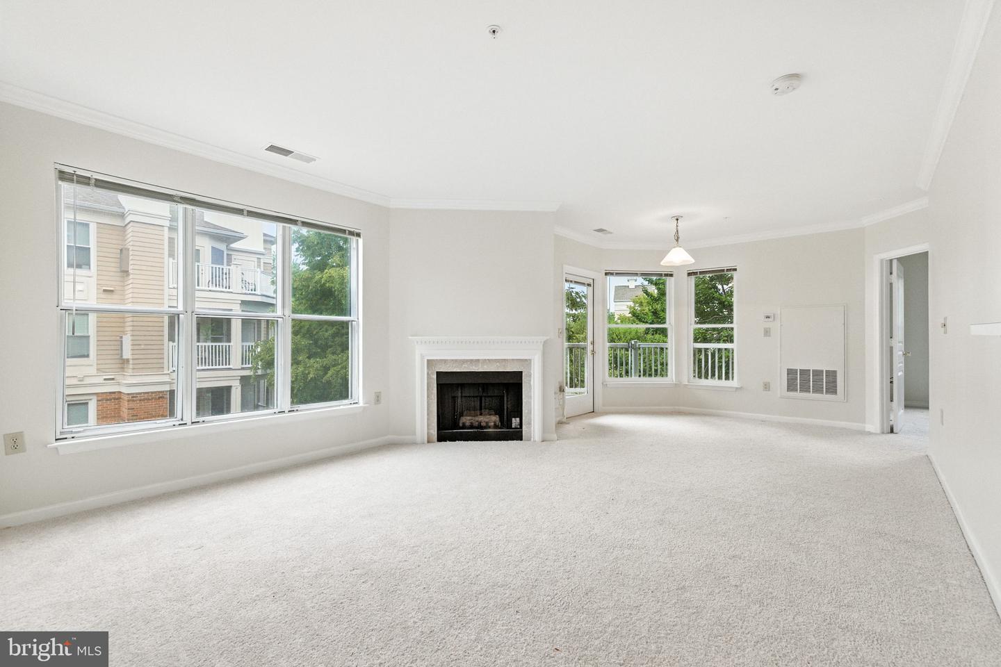 12919 ALTON SQ #307, HERNDON, Virginia 20170, 2 Bedrooms Bedrooms, ,2 BathroomsBathrooms,Residential,For sale,12919 ALTON SQ #307,VAFX2258934 MLS # VAFX2258934