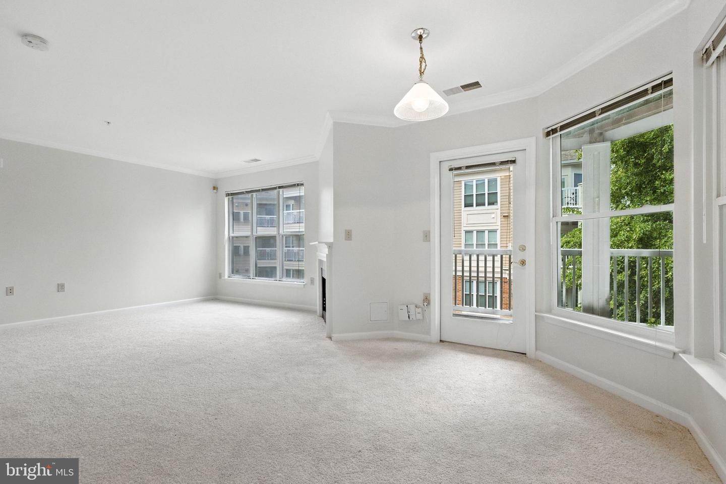 12919 ALTON SQ #307, HERNDON, Virginia 20170, 2 Bedrooms Bedrooms, ,2 BathroomsBathrooms,Residential,For sale,12919 ALTON SQ #307,VAFX2258934 MLS # VAFX2258934