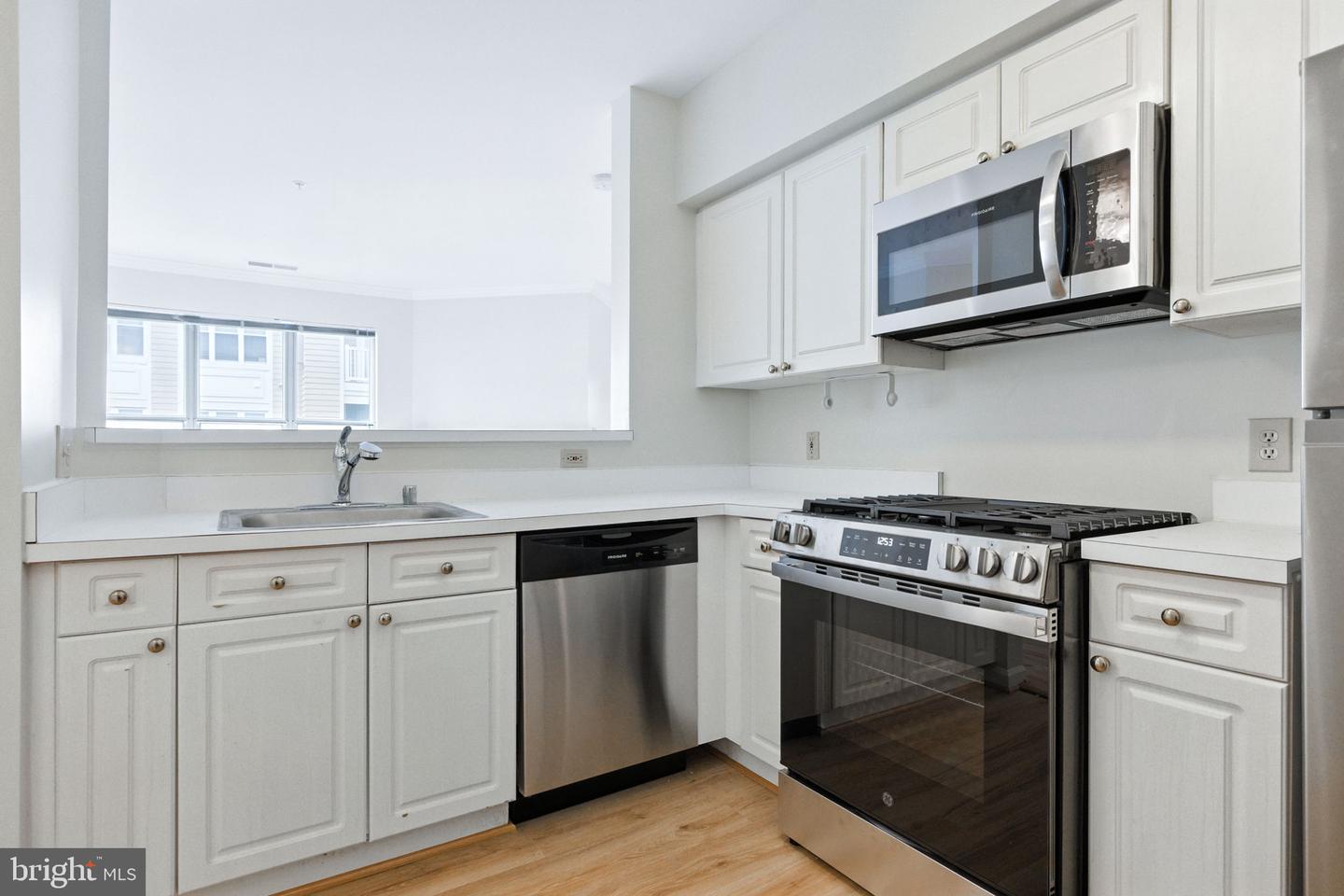 12919 ALTON SQ #307, HERNDON, Virginia 20170, 2 Bedrooms Bedrooms, ,2 BathroomsBathrooms,Residential,For sale,12919 ALTON SQ #307,VAFX2258934 MLS # VAFX2258934