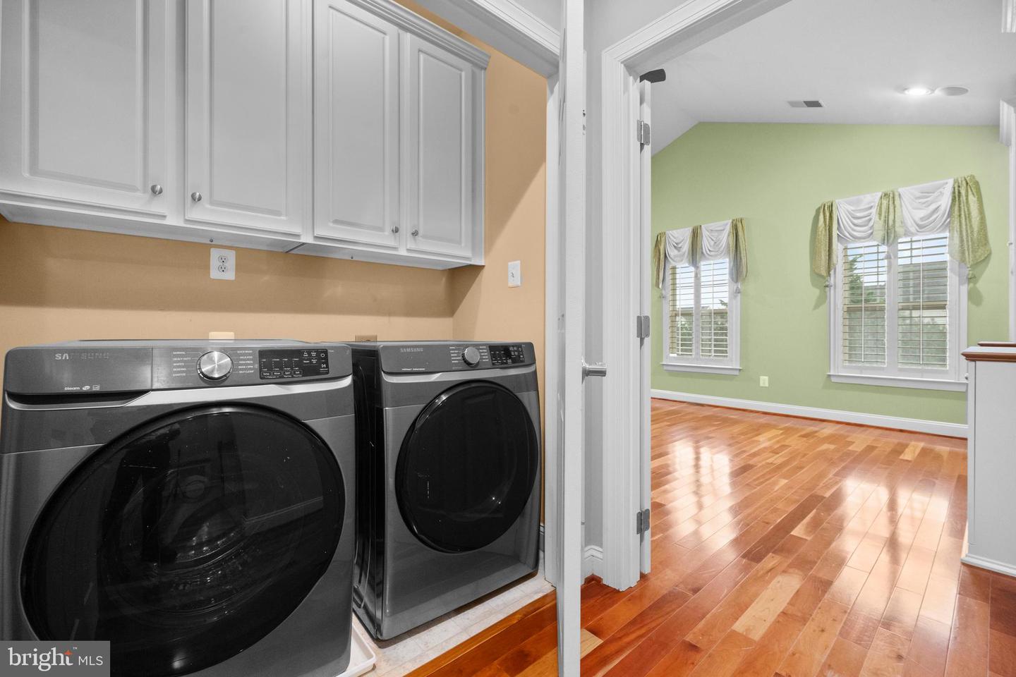 43032 LA RIVA DR, ASHBURN, Virginia 20148, 4 Bedrooms Bedrooms, ,3 BathroomsBathrooms,Residential,For sale,43032 LA RIVA DR,VALO2103700 MLS # VALO2103700