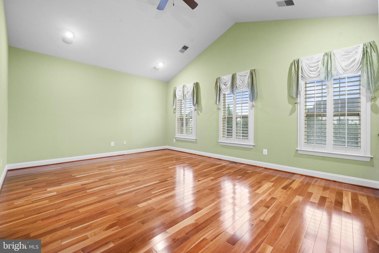 43032 LA RIVA DR, ASHBURN, Virginia 20148, 4 Bedrooms Bedrooms, ,3 BathroomsBathrooms,Residential,For sale,43032 LA RIVA DR,VALO2103700 MLS # VALO2103700