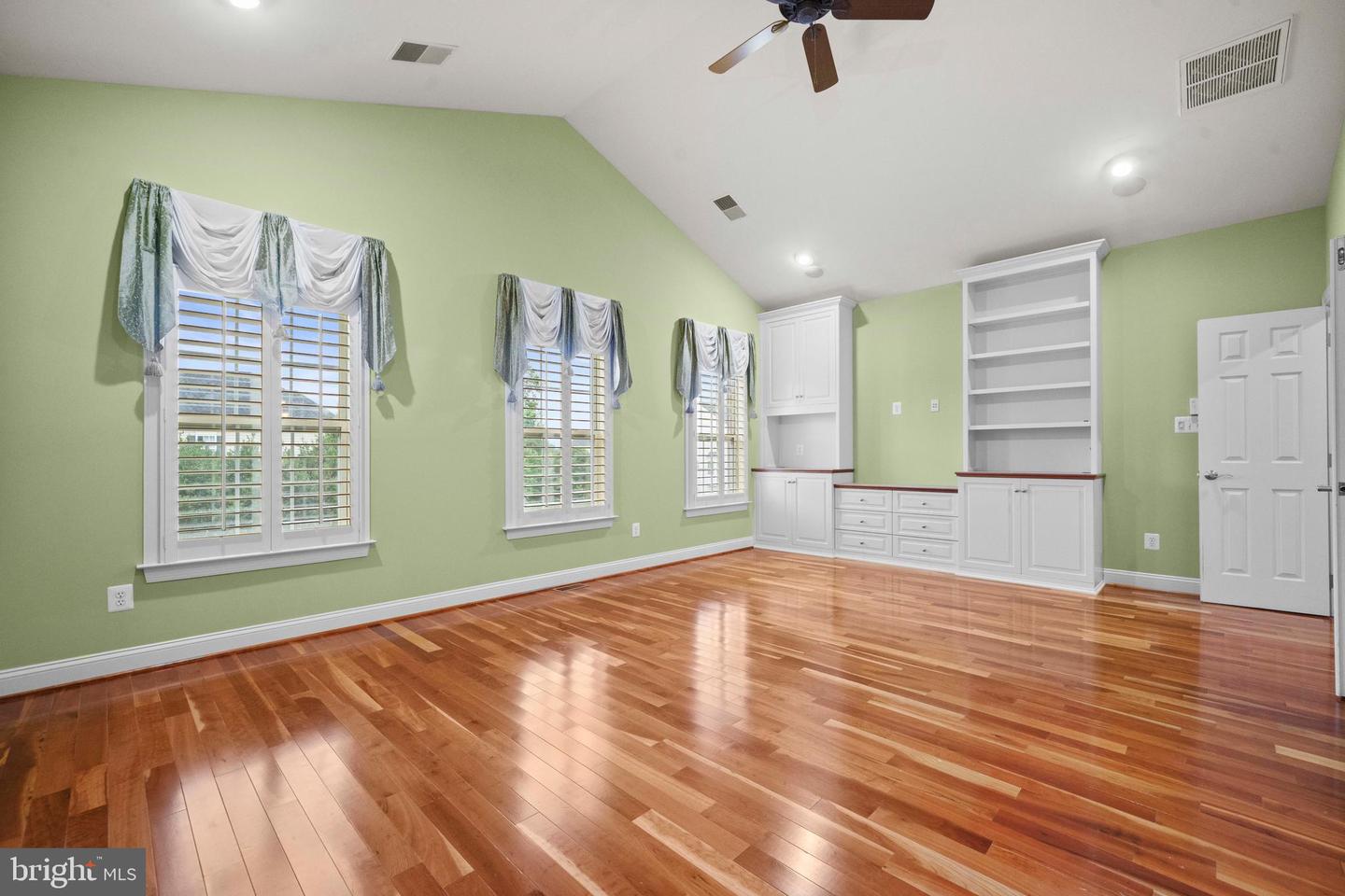 43032 LA RIVA DR, ASHBURN, Virginia 20148, 4 Bedrooms Bedrooms, ,3 BathroomsBathrooms,Residential,For sale,43032 LA RIVA DR,VALO2103700 MLS # VALO2103700