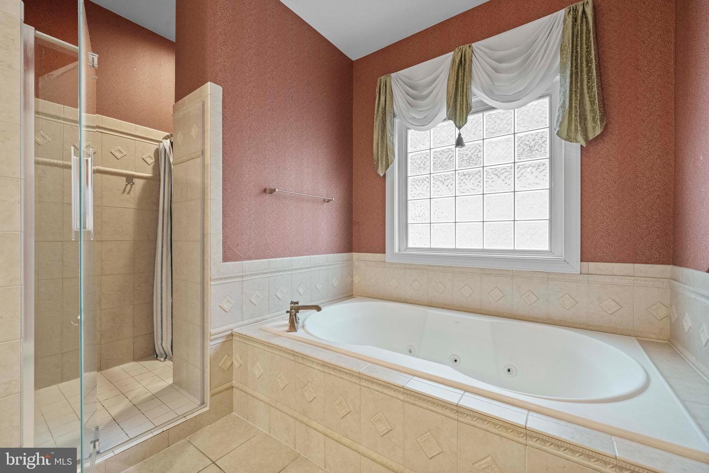 43032 LA RIVA DR, ASHBURN, Virginia 20148, 4 Bedrooms Bedrooms, ,3 BathroomsBathrooms,Residential,For sale,43032 LA RIVA DR,VALO2103700 MLS # VALO2103700
