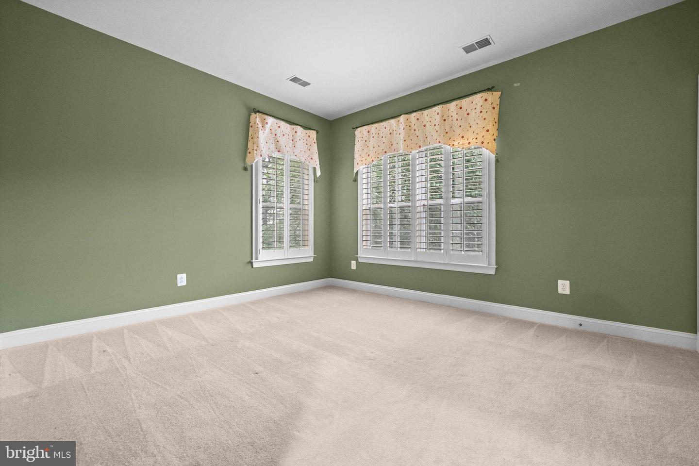 43032 LA RIVA DR, ASHBURN, Virginia 20148, 4 Bedrooms Bedrooms, ,3 BathroomsBathrooms,Residential,For sale,43032 LA RIVA DR,VALO2103700 MLS # VALO2103700